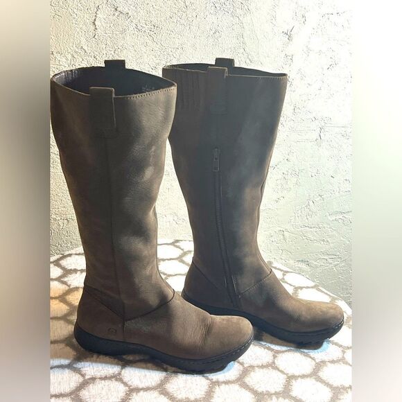 BORN Women's Brown Leather Boots, amazing condition and quality, zipper side 8M - Picture 1 of 15